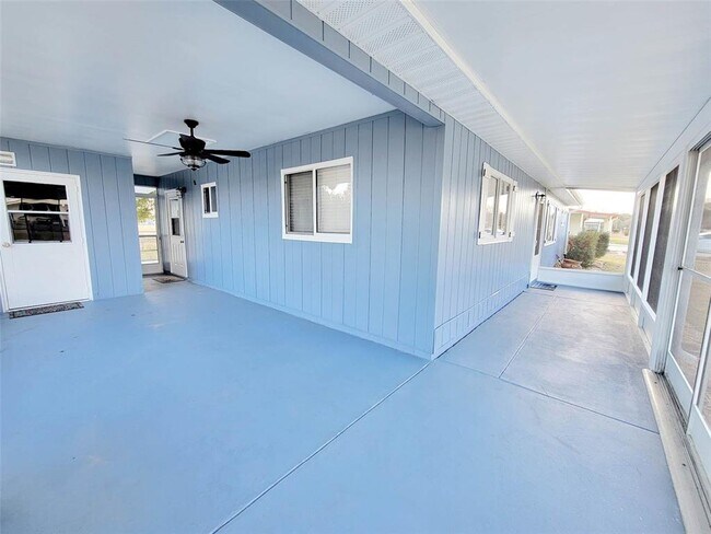 Building Photo - 9760 SW 101st Ln