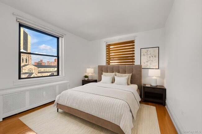 Building Photo - 72-34 Austin St