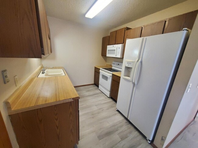 Building Photo - 7011 W O'Neil St