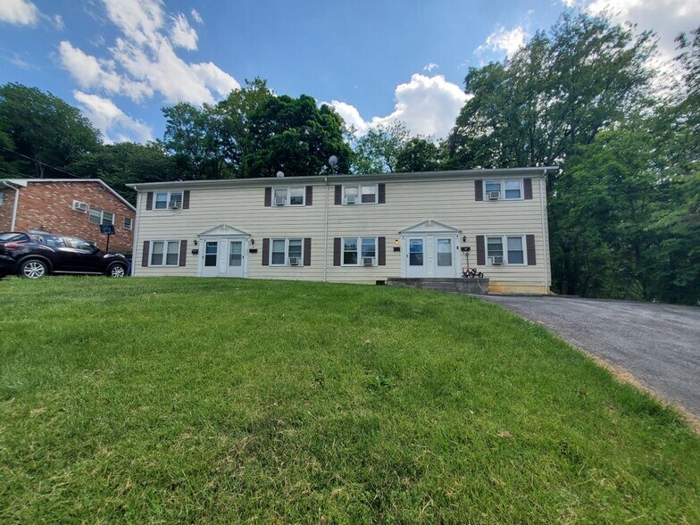 Building Photo - 422 Viscose Ave