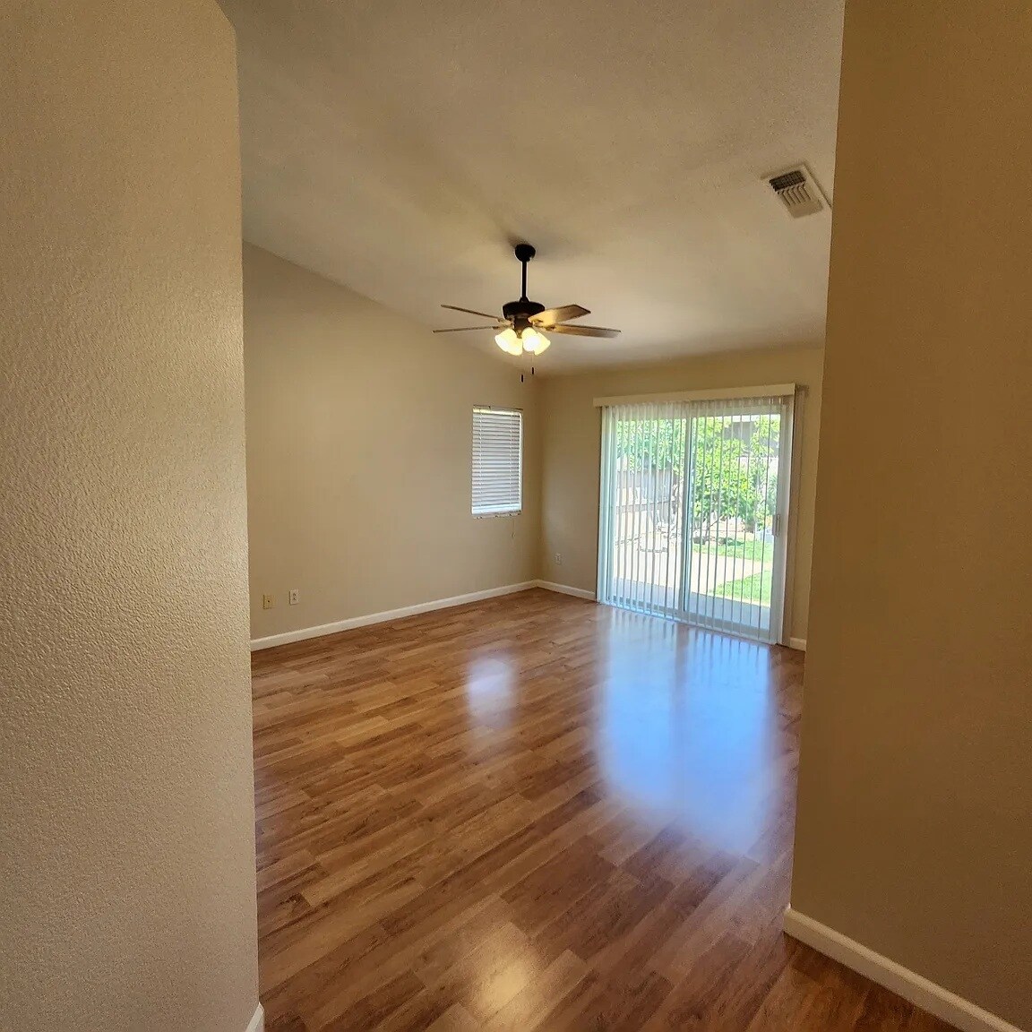 Building Photo - 9919 Tarzo Way