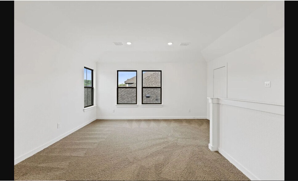 Building Photo - 1111 Birchwood Ln