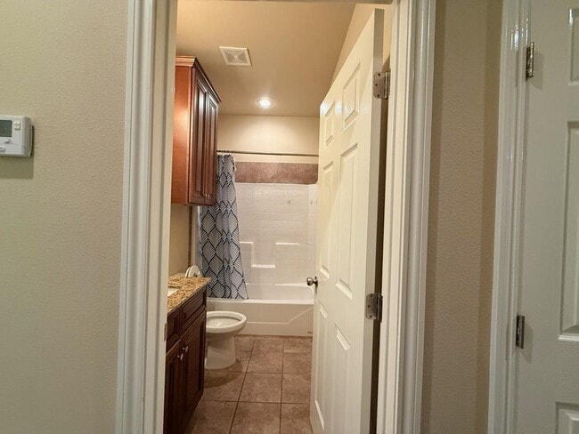 Building Photo - 809 S Wilson St