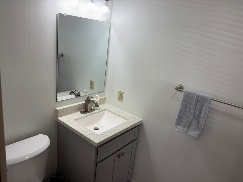 Building Photo - 2360 Wapakoneta Ave