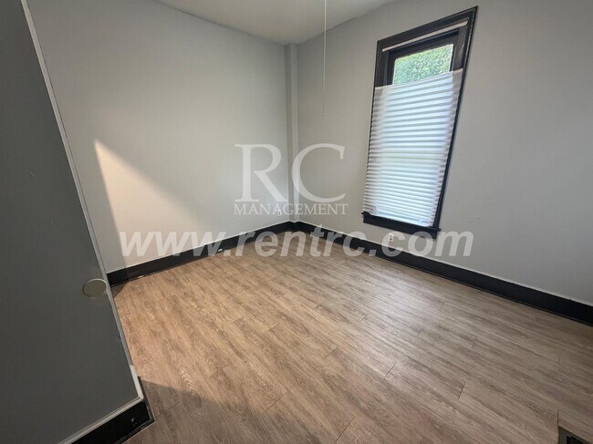 Building Photo - 612 Wayne-