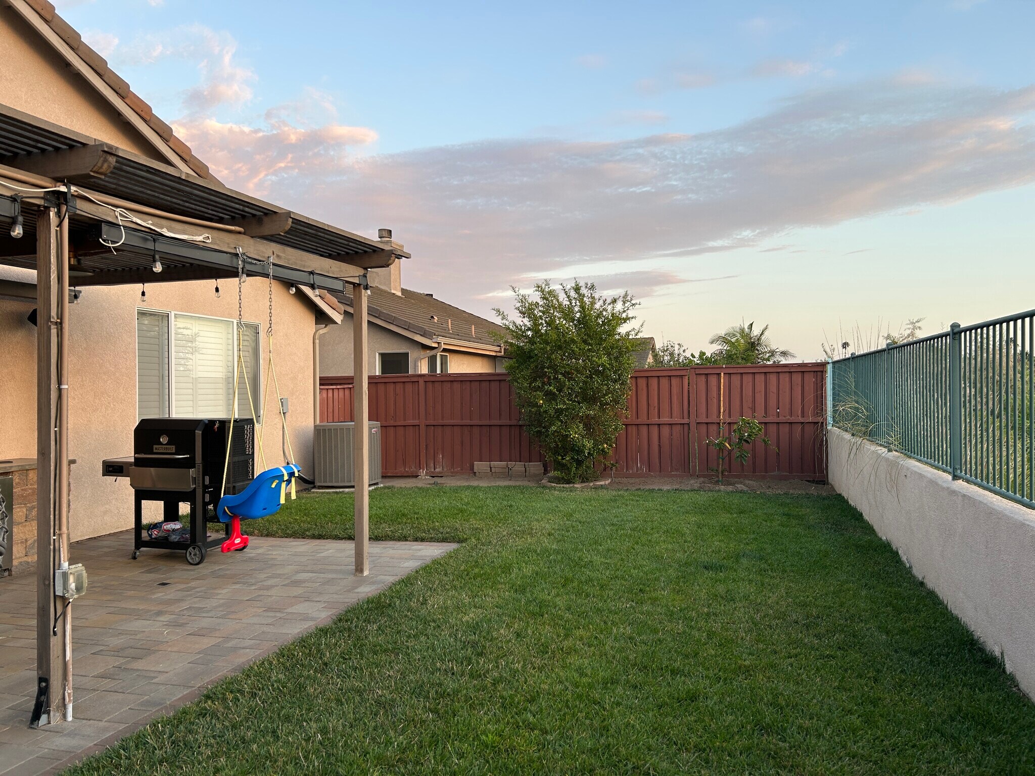 Building Photo - 913 Glendora Dr