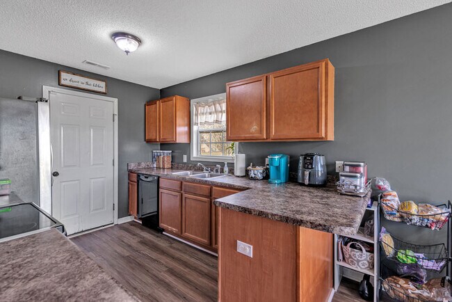 Building Photo - 202 Quarry Trail