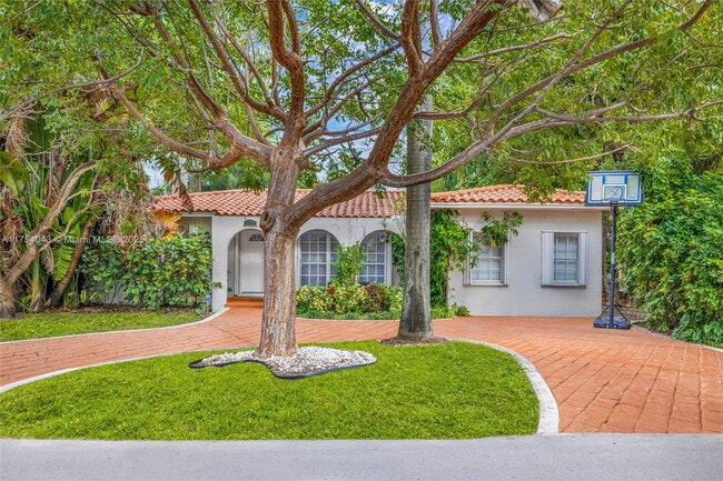 Primary Photo - 7711 Coquina Dr
