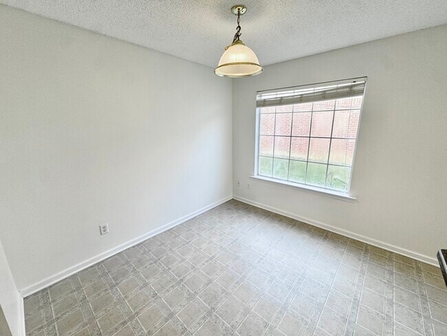 Building Photo - 11230 Cashmere Wood Dr
