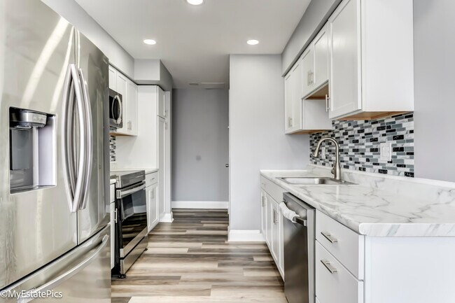 Building Photo - 43449 Arbor Way W