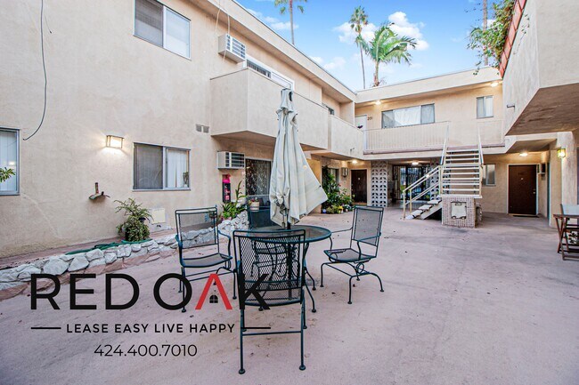 Building Photo - 7720 Hampton Ave