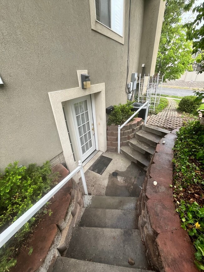 Building Photo - 14127 Adobe School Dr