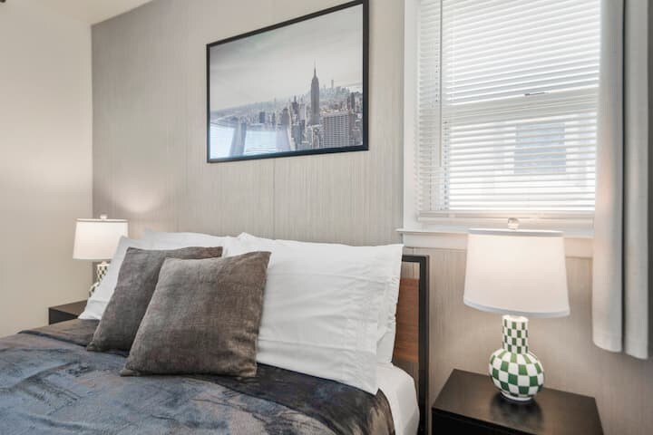 Building Photo - 9103 Columbia Ave