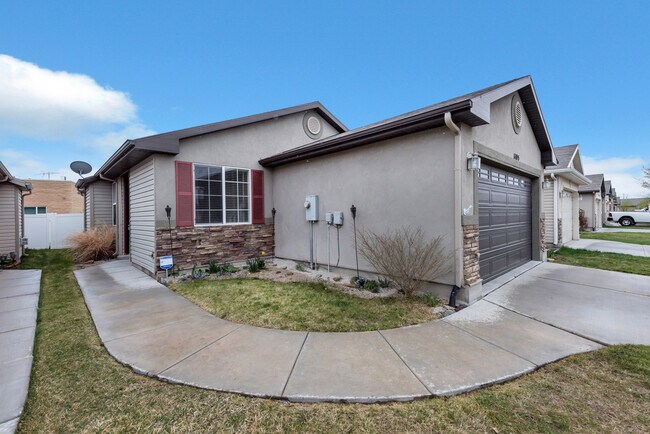 Building Photo - 1105 Haworth Dr