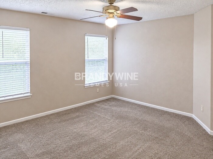 Building Photo - 4485 Redcliff N Ln