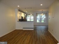Building Photo - 107 Country Ln