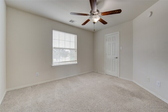 Building Photo - 6442 Haywards Crossing S Cir