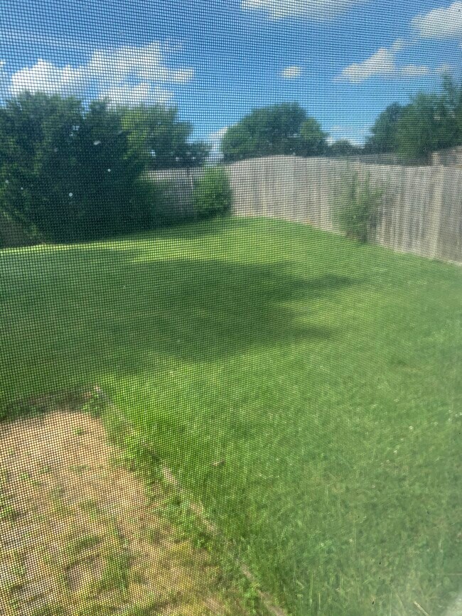 Building Photo - 735 Clearwood Ct
