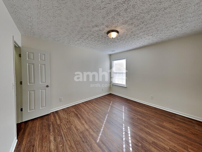 Building Photo - 114 Nacoochee Way