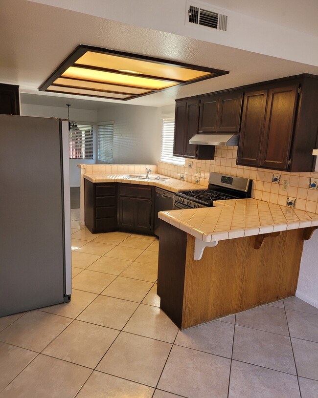 Building Photo - 309 Sea Vale St