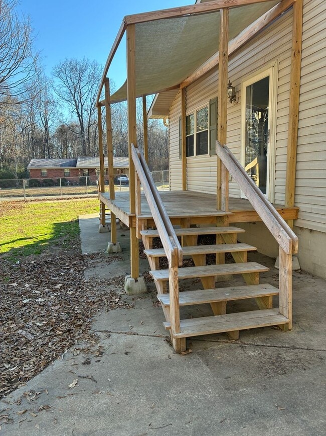 Building Photo - Chef's Kitchen! Large Home on Corner Lot with Spacious Fenced Yard