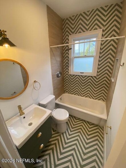 Building Photo - 2744 Riverside Ave