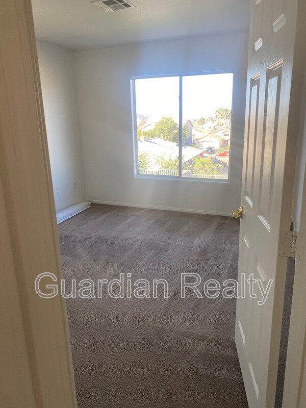 Building Photo - 780 Wigan Pier Dr