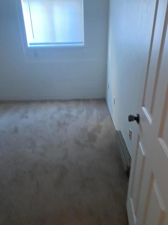 Building Photo - 140 S Rogers St