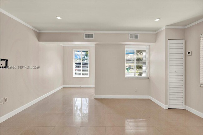 Building Photo - 5901 SW 45th St