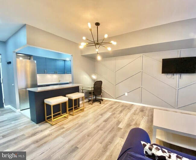 Building Photo - 3101 S Manchester St