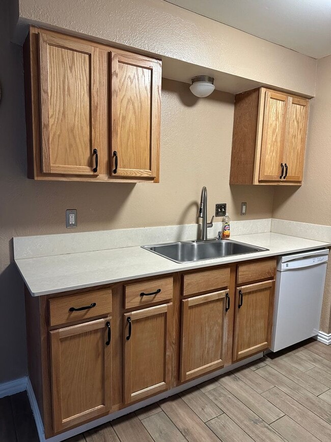 Building Photo - 2 Bedroom MISD House with Garage