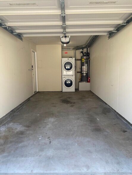 Garage / water heater: washer/Dryer - 1348 Daniel Ct