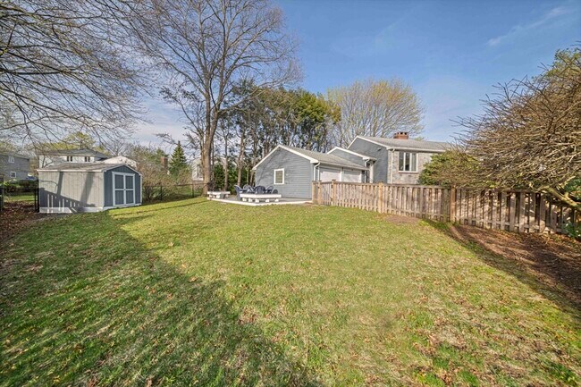 Building Photo - 66 Roosevelt Rd