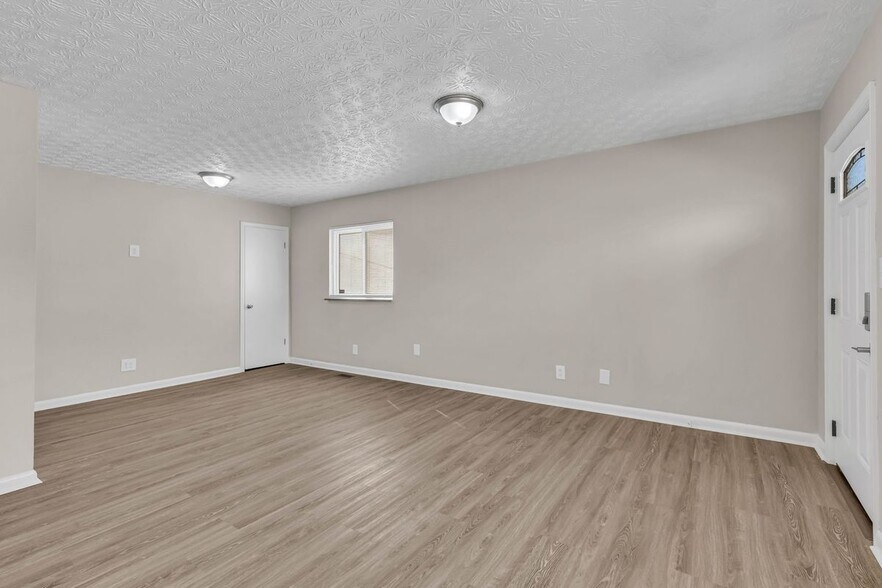 Building Photo - 3134 Medina Ave
