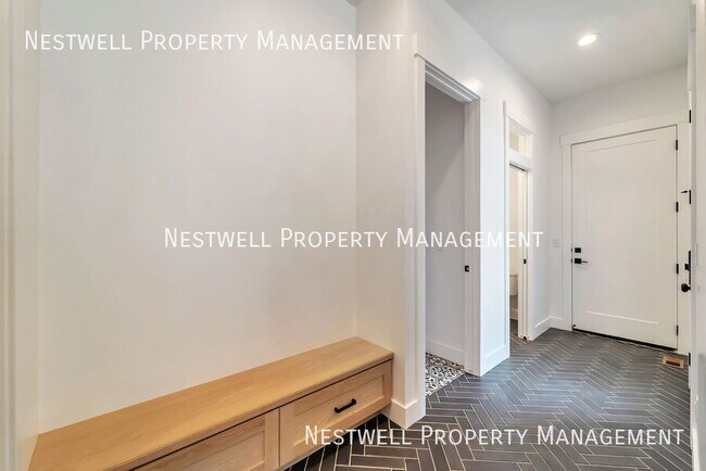 Building Photo - 10907 Paddle Board Way