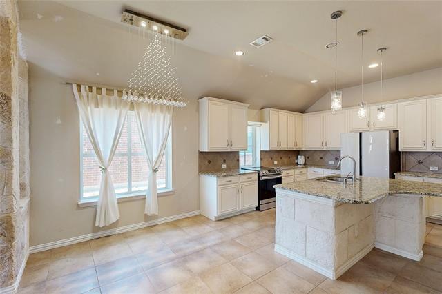 Building Photo - 2949 Mandalay Dr