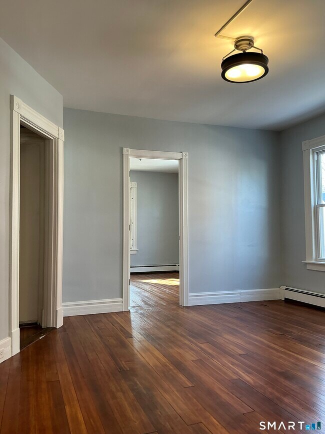 Building Photo - 518 High St