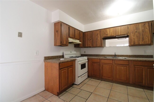 Building Photo - 6101 NW 23rd Terrace