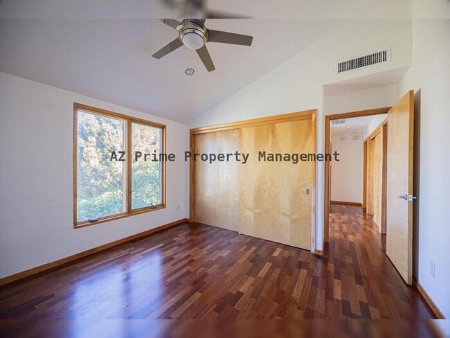 Building Photo - 7110 N 7th Ave