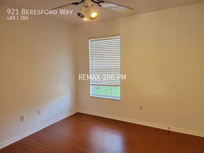 Building Photo - 921 Beresford Way