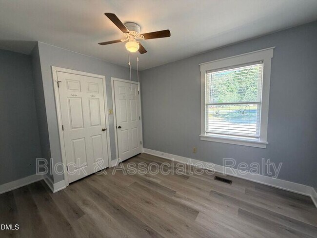 Building Photo - 600 Manns Chapel Rd