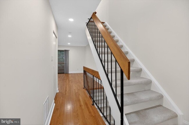 Building Photo - 2236 Cartwright Pl