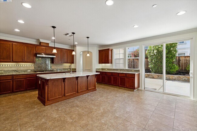 Building Photo - 2131 Chamomile Ct