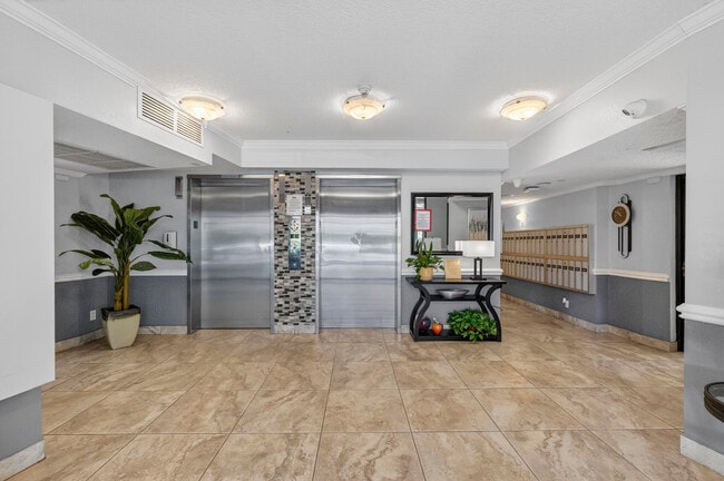 Building Photo - 3499 Oaks Way