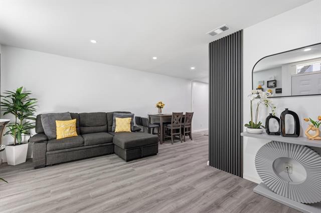 Building Photo - 9829 Park Ln Ct