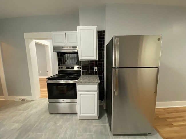 Building Photo - 36 Bright St