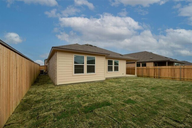 Building Photo - 443 Sebring Cir