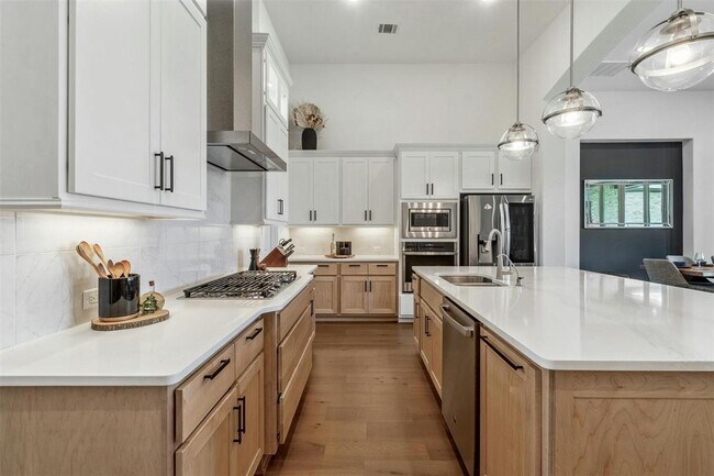 Building Photo - 104 Rainbow Vly Trl