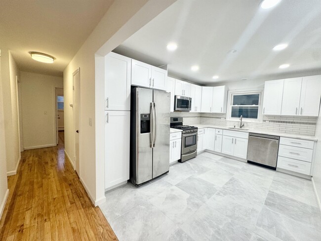 Building Photo - 1455 43rd St