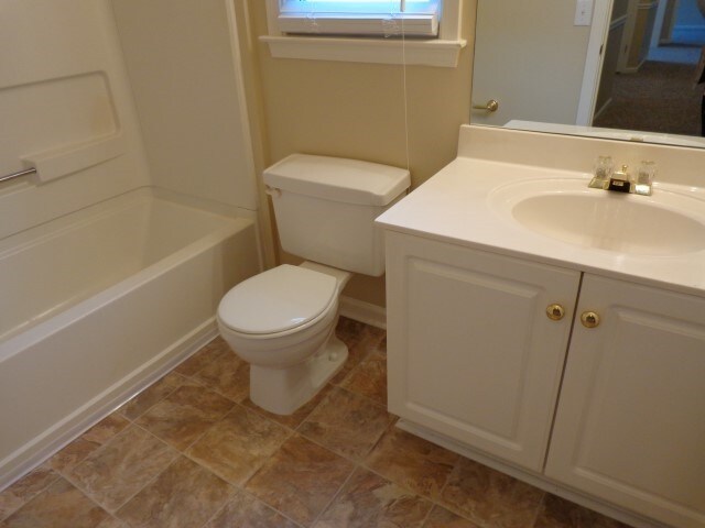 Building Photo - 1728 Victoria Way NW